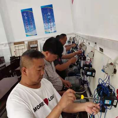 龙山县就业培训中心 电工技能培训为稳就业再添力